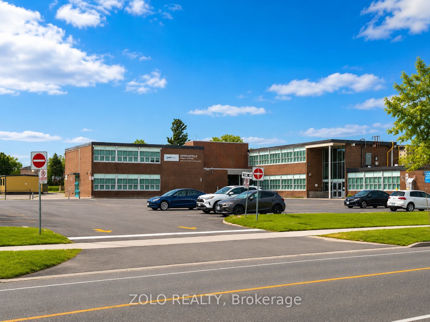 3250 The Credit Woodlands N/A 16