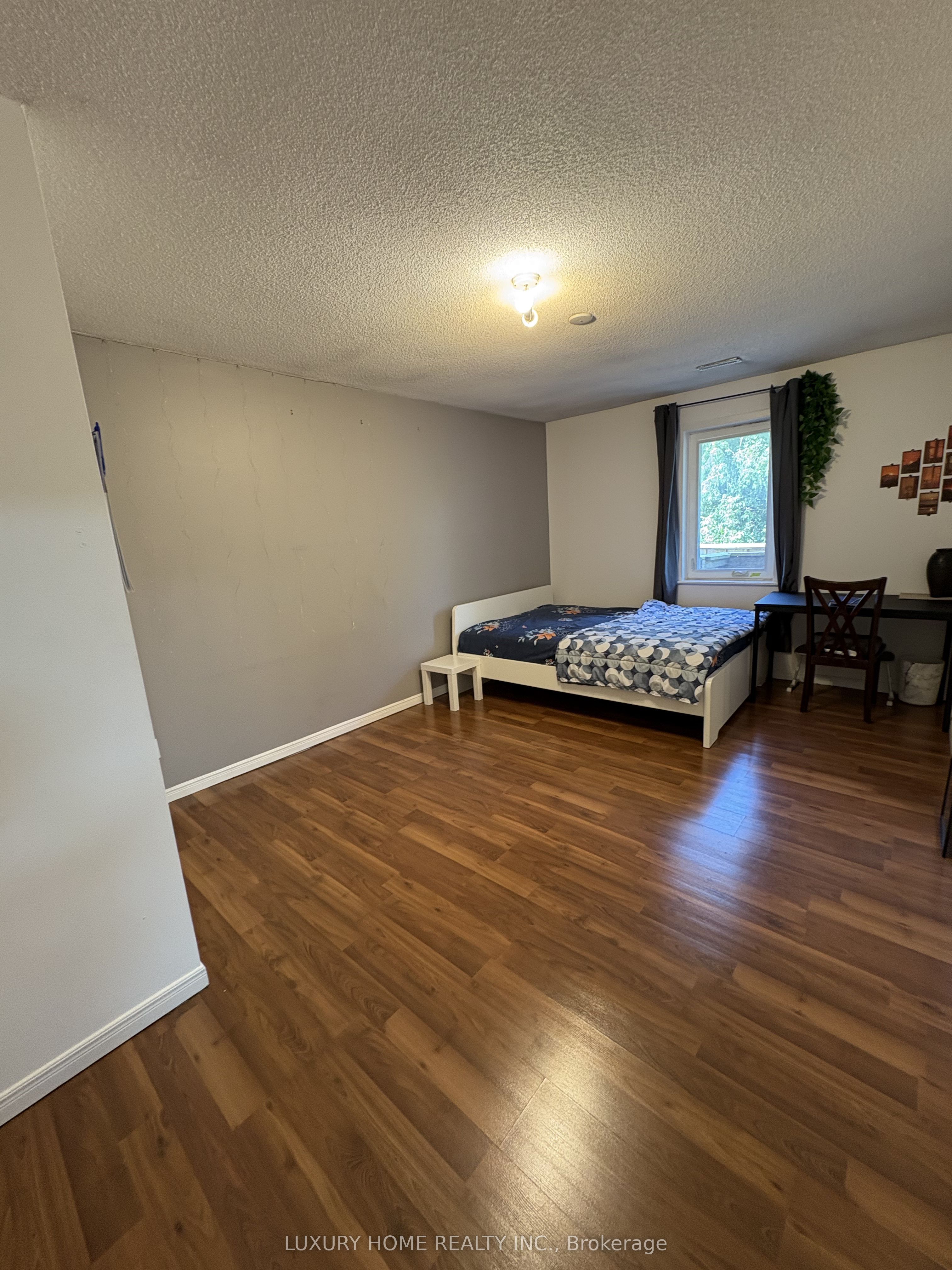 186 King Road Second Floor /unit#1