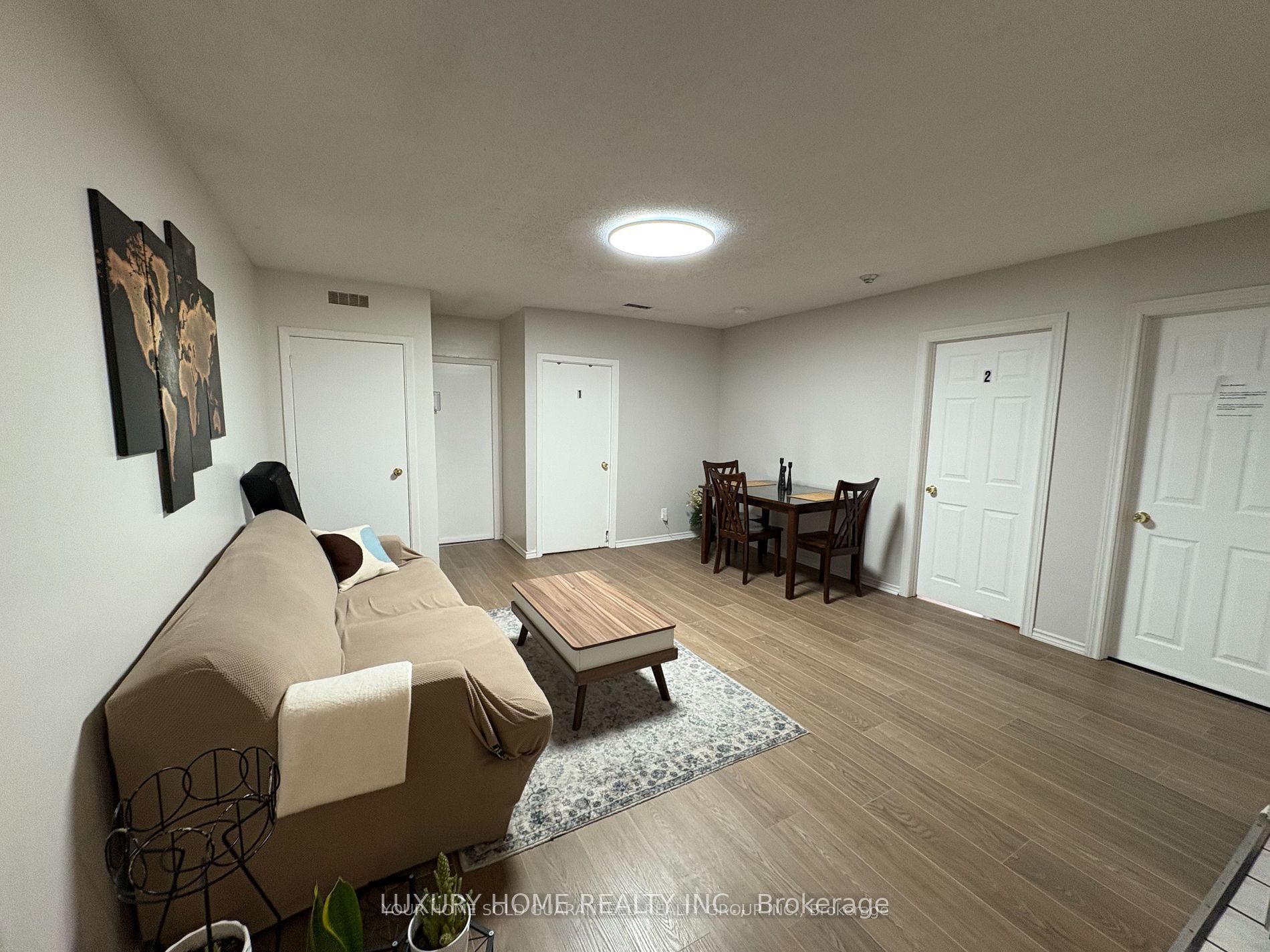 186 King Road Second Floor /unit#1