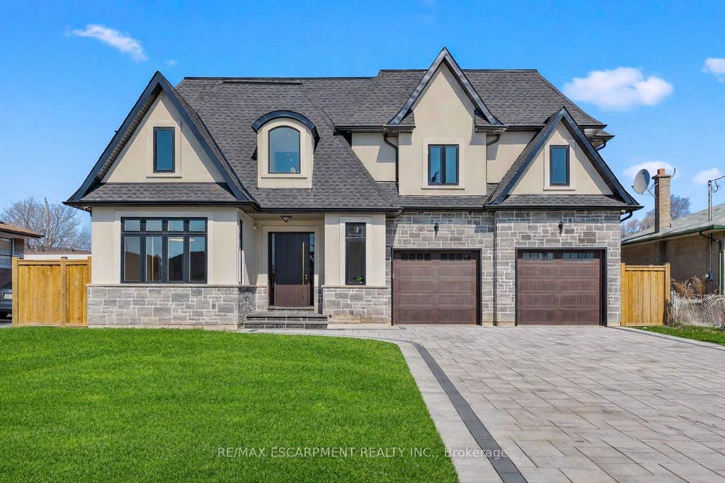 Photo of 383 Wadsworth Street, Oakville, ON L6K 2A2 (MLS # W13569640)