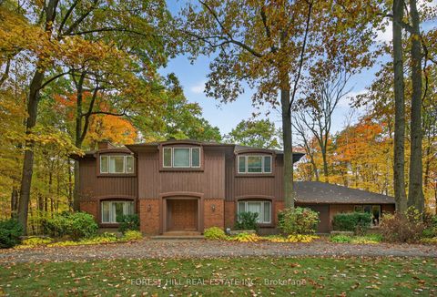 124 Forest Ridge Road Richmond Hill ON L4E 3L8