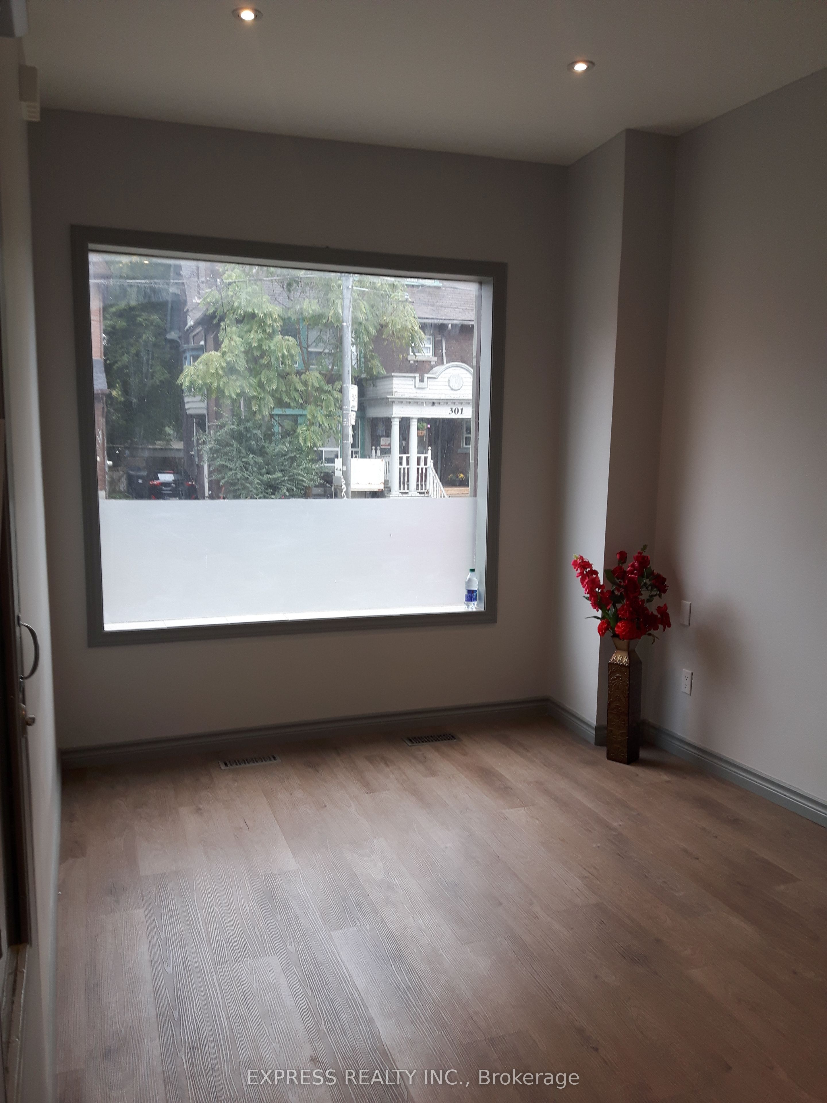 304 Broadview Avenue E Upper