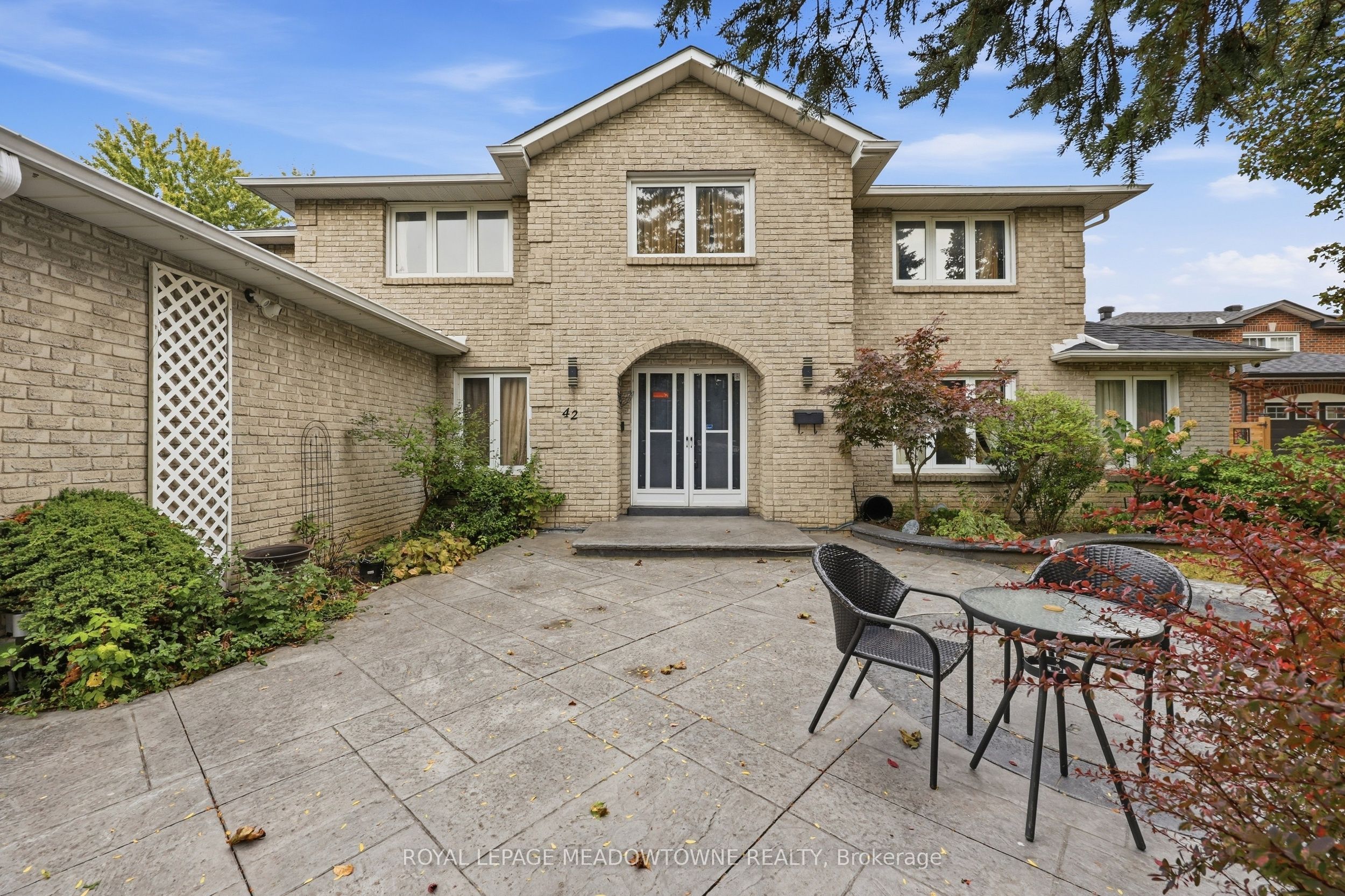 42 Dawnridge Trail