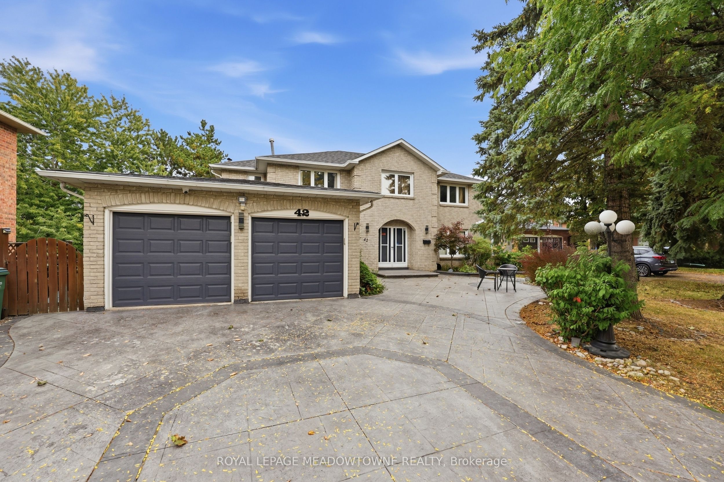 42 Dawnridge Trail