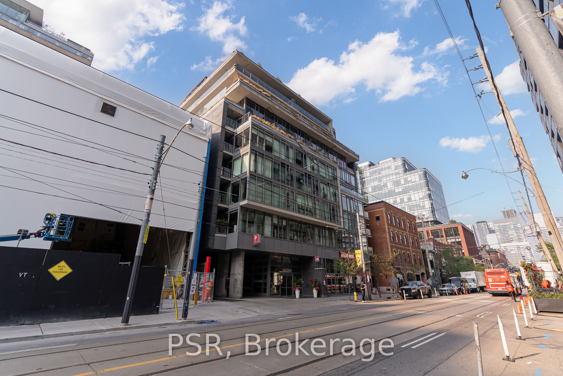 650 King Street W 909