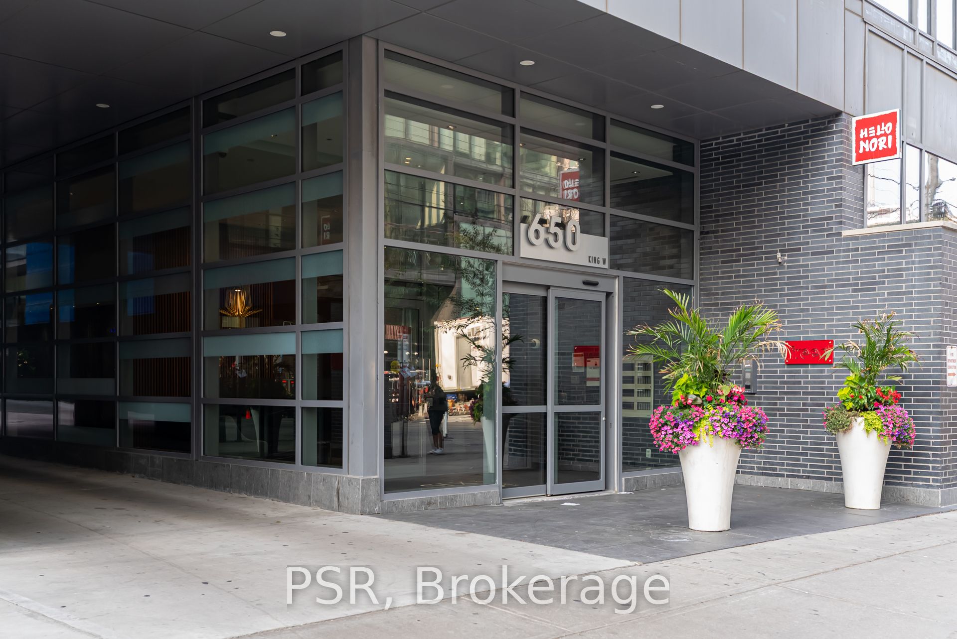 650 King Street W 909