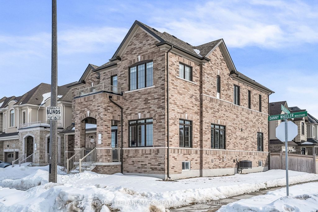 Photo of 329 Danny Wheeler Boulevard, Georgina, ON L4P 0K1 (MLS # N12857488)