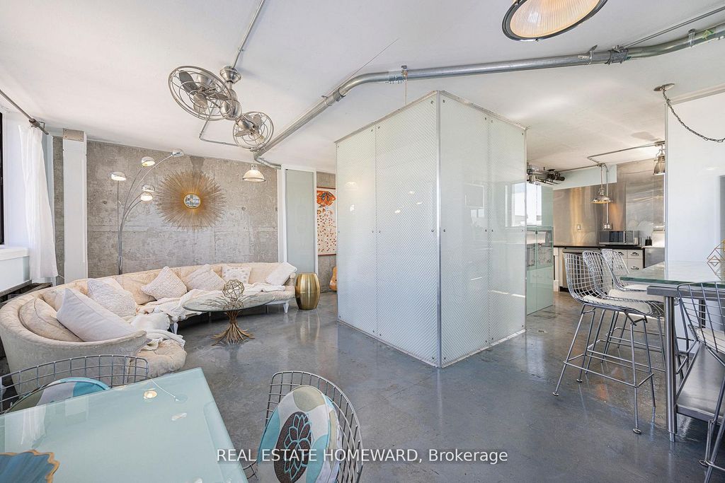 Photo of 665 Kennedy Road #702, Toronto, ON M1K 5E2 (MLS # E12760224)