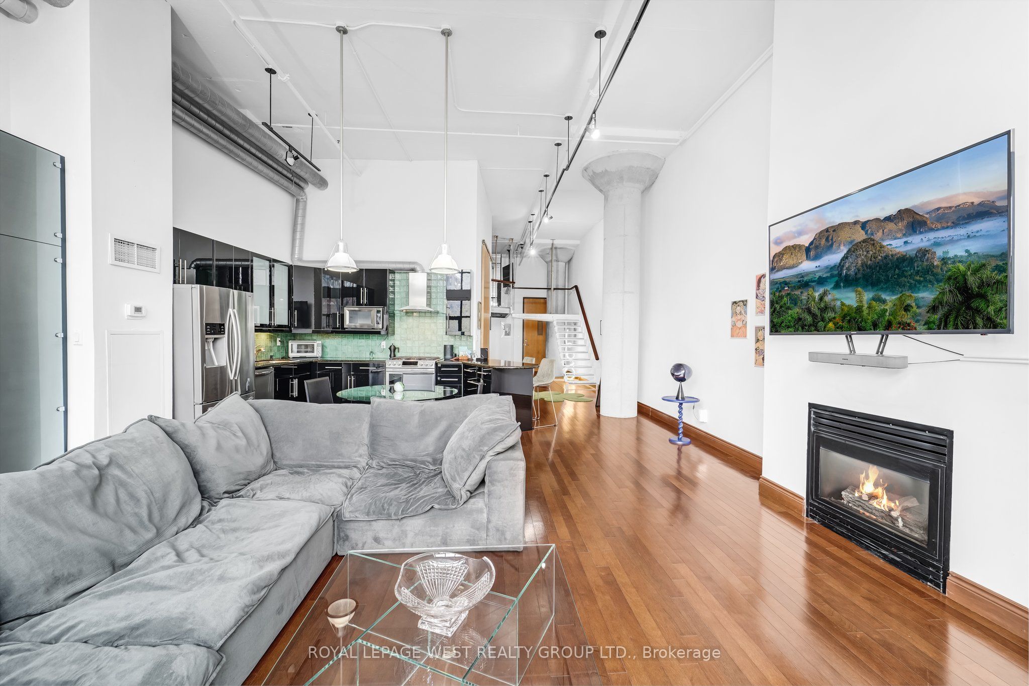 90 Sumach Street 416