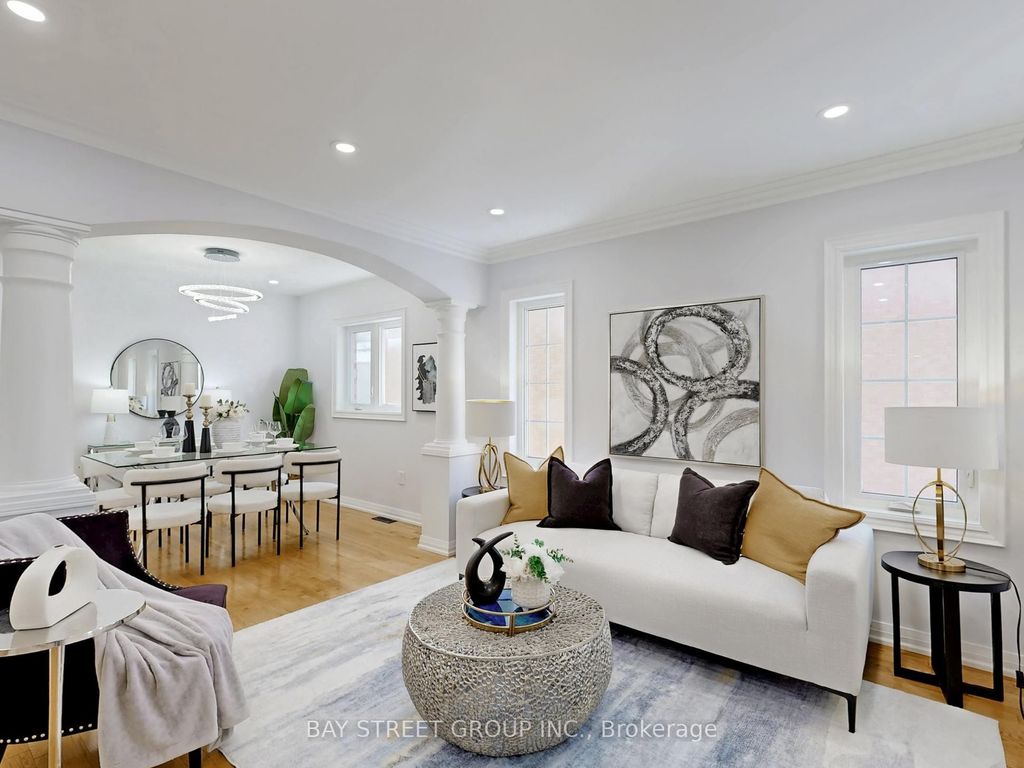 Photo of 15 Futura Avenue, Richmond Hill, ON L4S 1V2 (MLS # N12709250)