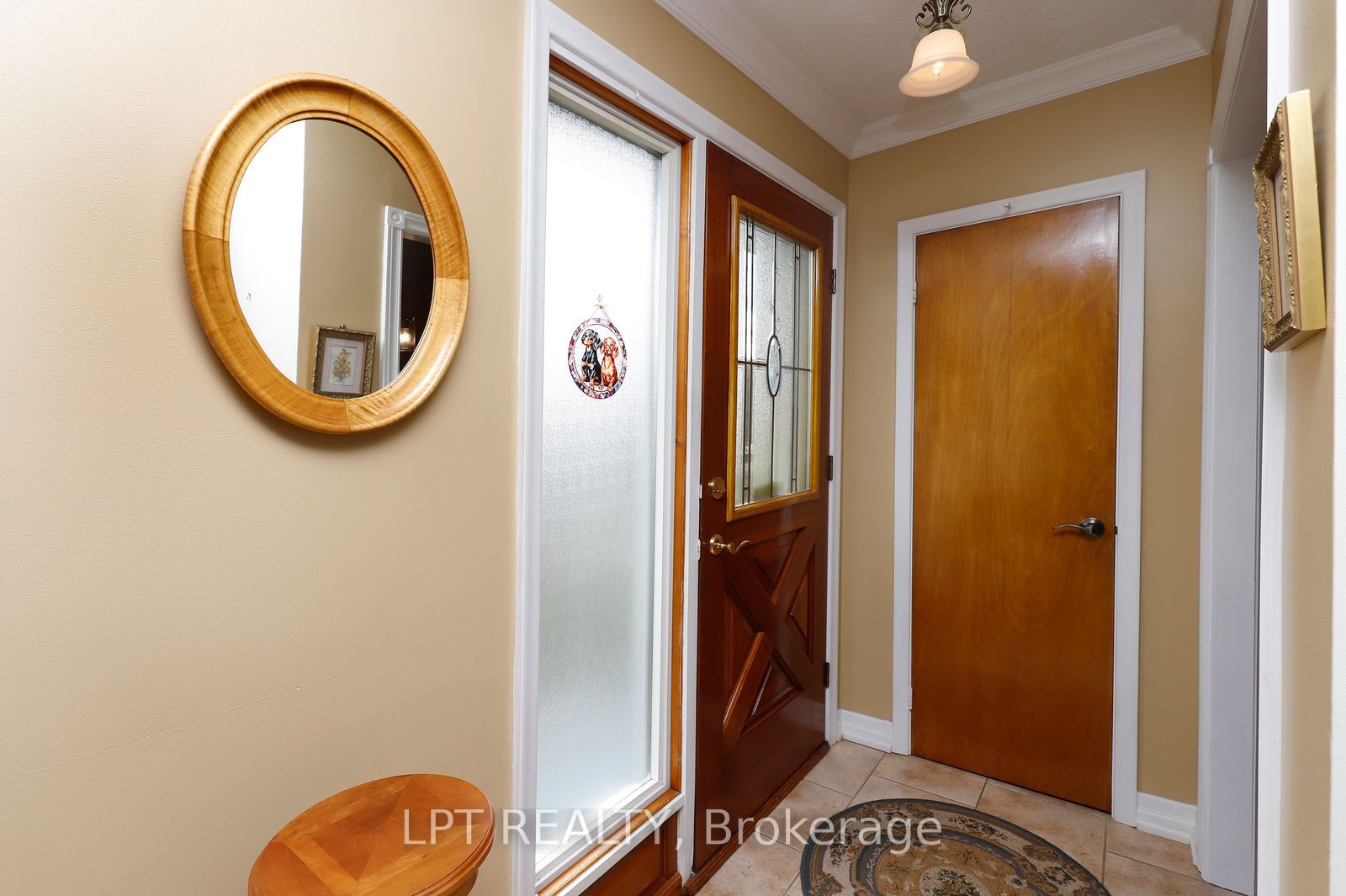 37 McGilvray Crescent W