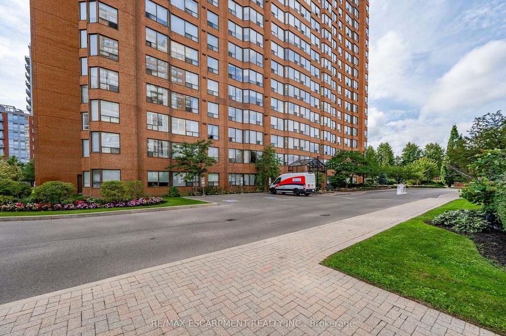 Photo of 1270 Maple Crossing Boulevard #808, Burlington, ON L7S 2J3 (MLS # W12906474)