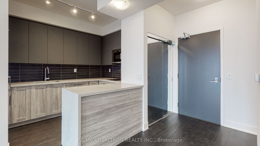 Photo of 2916 Highway 7 Road #904, Vaughan, ON L4K 0K6 (MLS # N13100496)