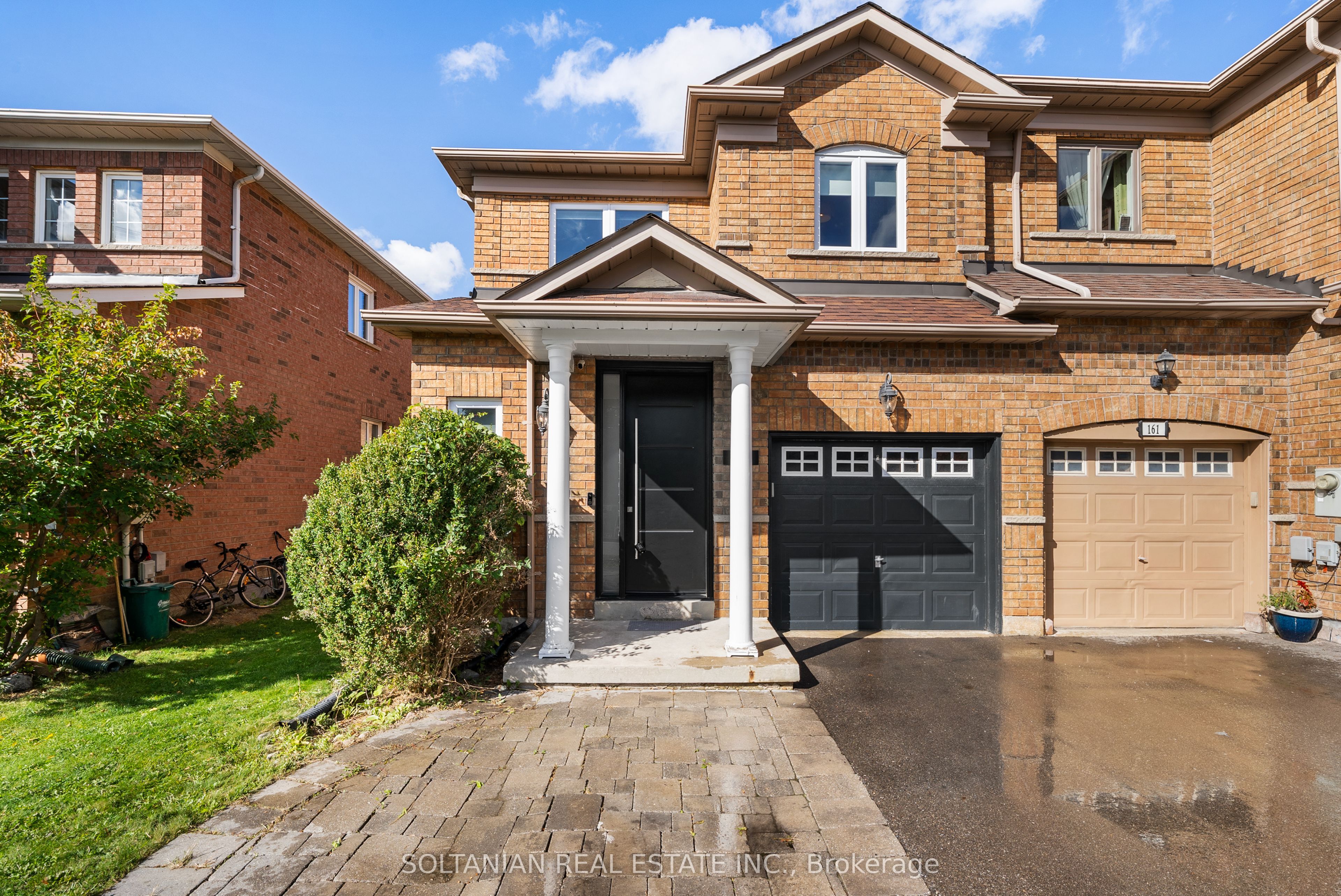 163 Wildberry Crescent