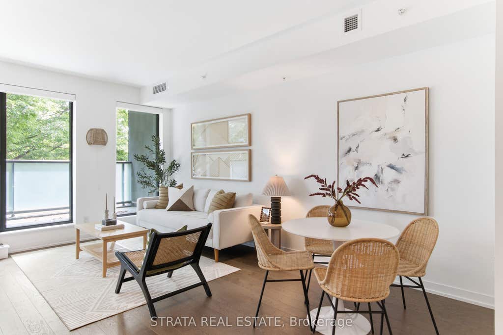 Photo of 530 Indian Grove #302, Toronto, ON M6P 0B3 (MLS # W13632552)