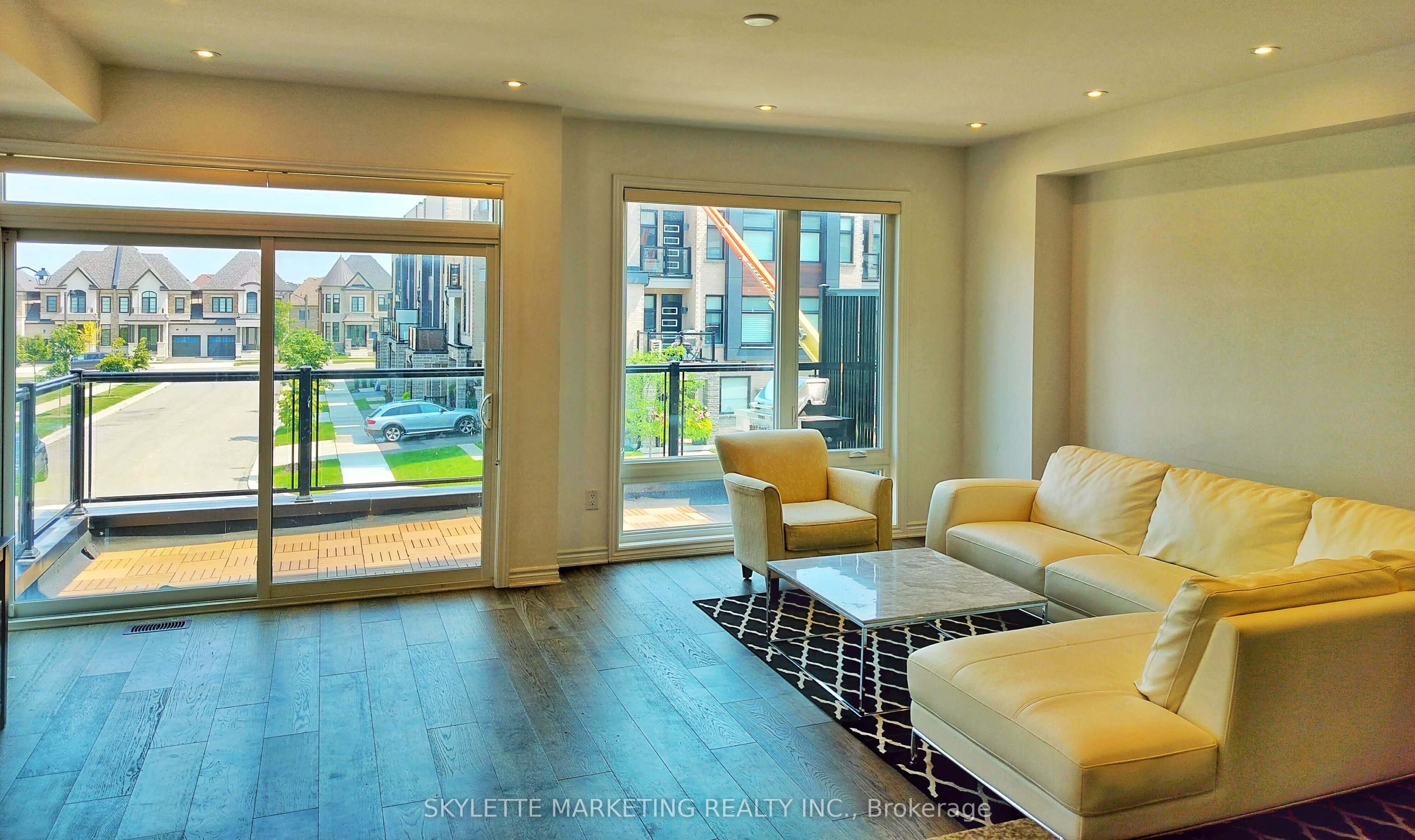 2489 Badger Crescent