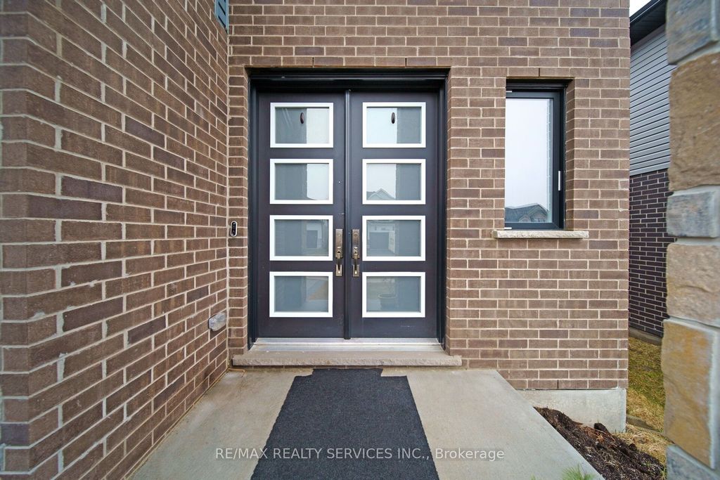 Photo of 1891 Fountain Grass Drive, London South, ON N6K 0M2 (MLS # X12899180)