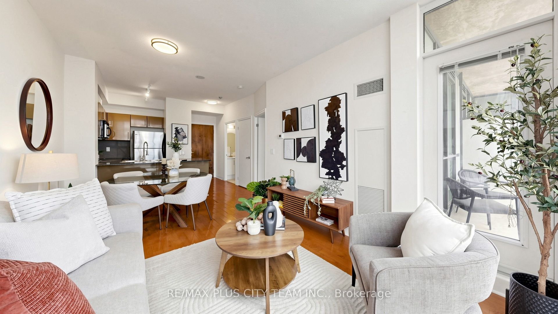 16 Yonge Street 2604