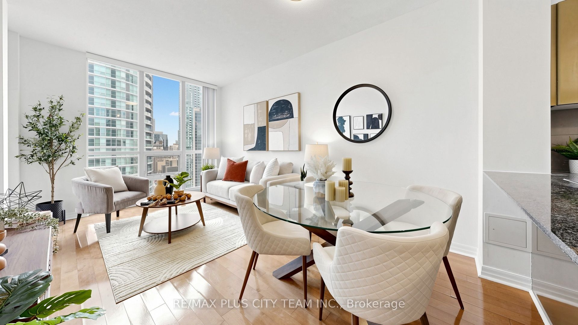 16 Yonge Street 2604