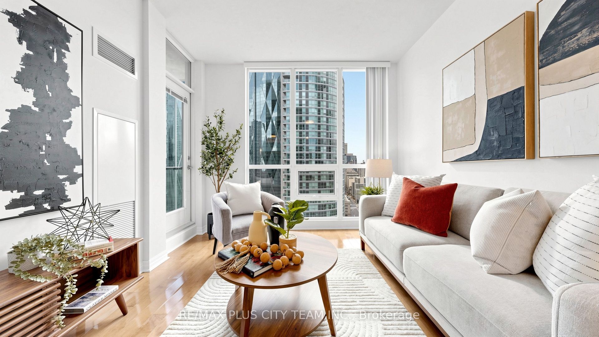 16 Yonge Street 2604