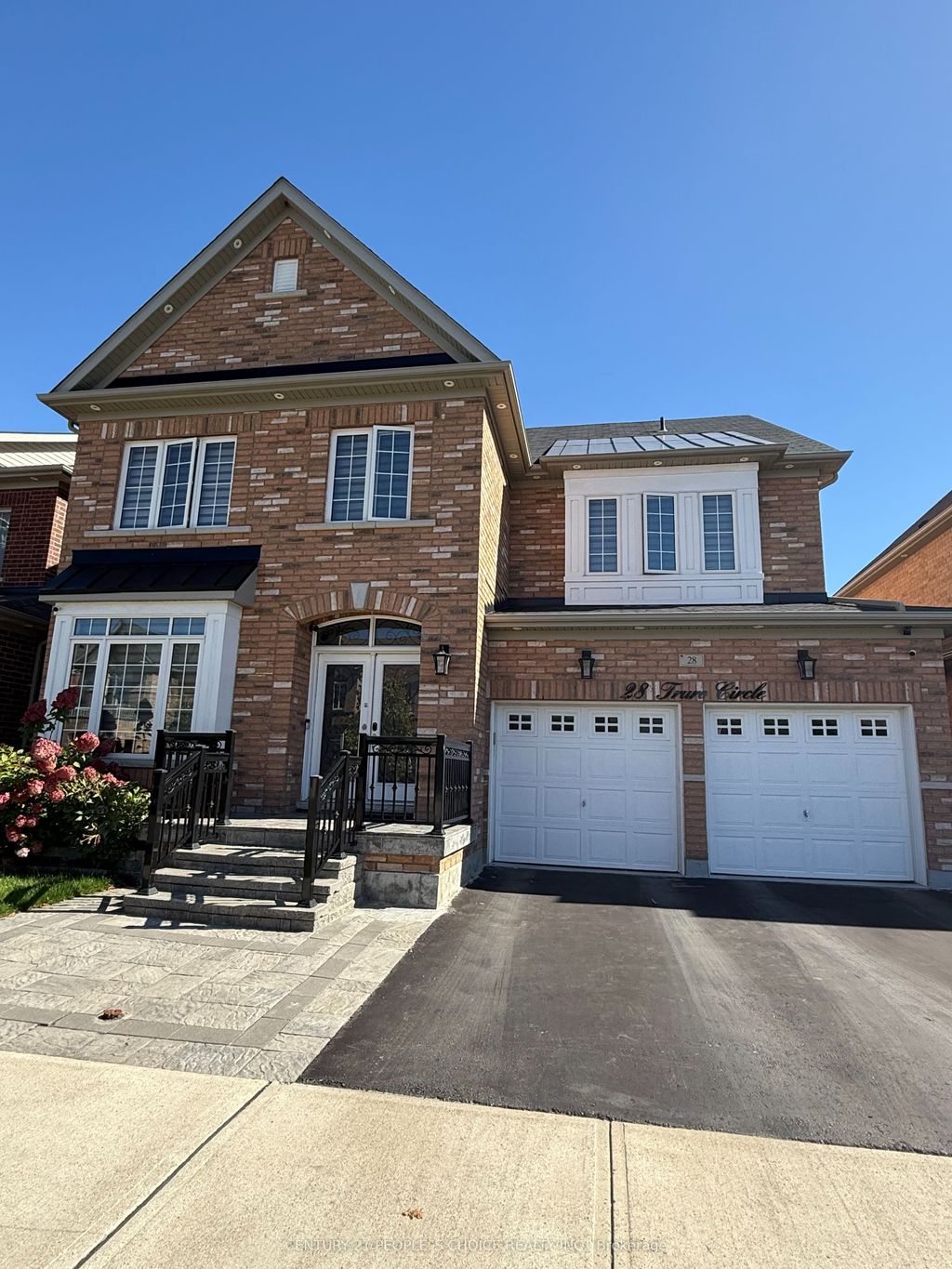 Photo of 28 Truro Circle, Brampton, ON L7A 4E5 (MLS # W12433035)
