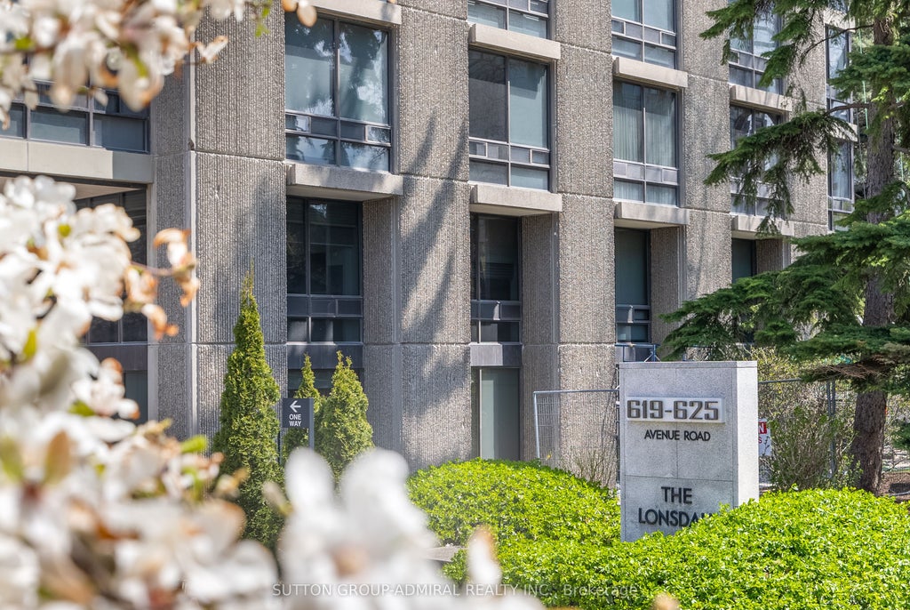 Photo of 619 Avenue Road #1404, Toronto, ON M4V 2K6 (MLS # C14119558)