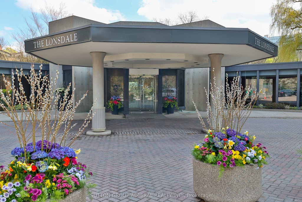 Photo of 619 Avenue Road #1404, Toronto, ON M4V 2K6 (MLS # C14119558)