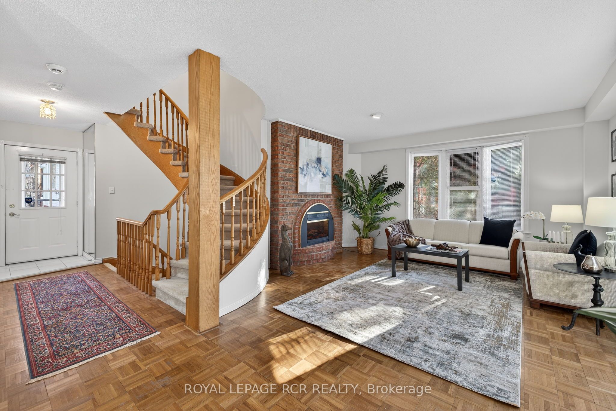 68 Confederation Way 44