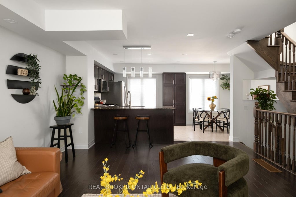 Photo of 2280 Baronwood Drive #81, Oakville, ON L6M 4Z5 (MLS # W13792968)