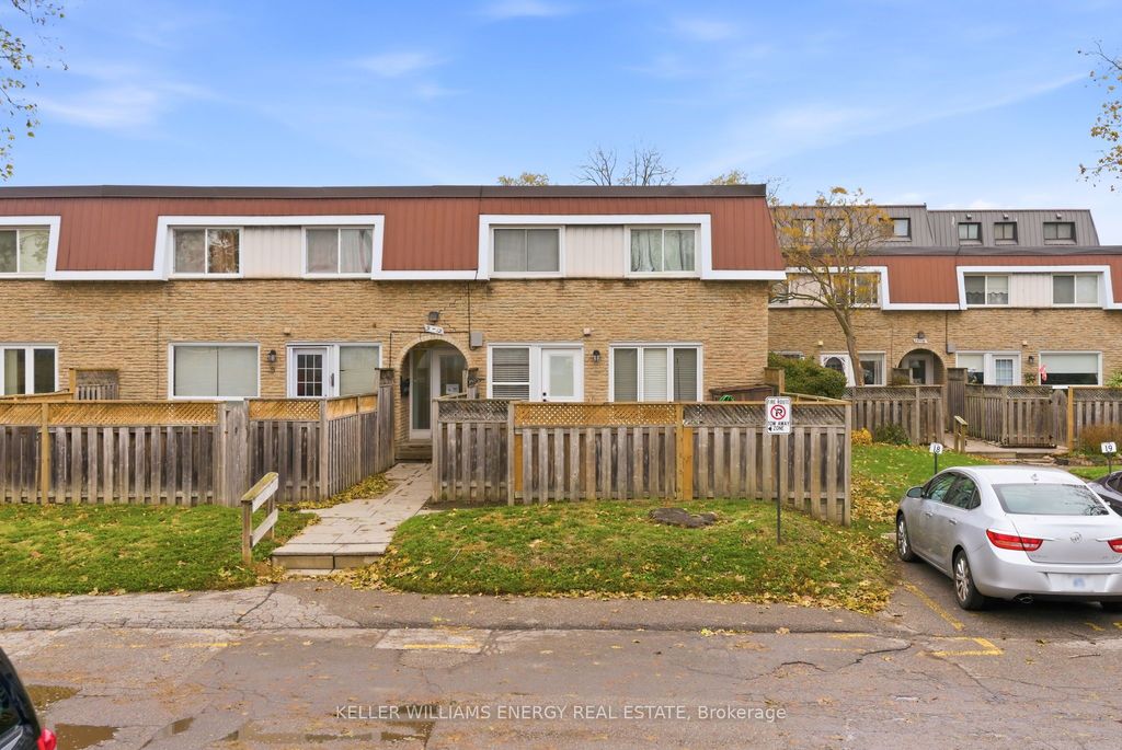Photo of 33 Taunton Road E #12, Oshawa, ON L1G 3T6 (MLS # E12930418)