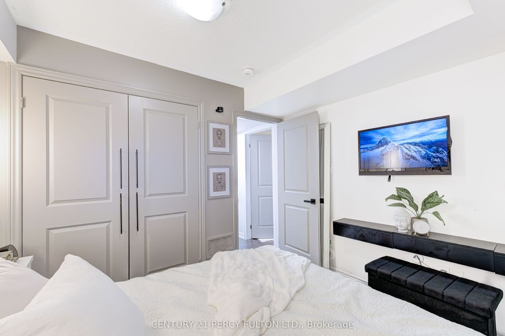 Photo of 2566 William Jackson Drive, Pickering, ON L1X 0E5 (MLS # E13038496)