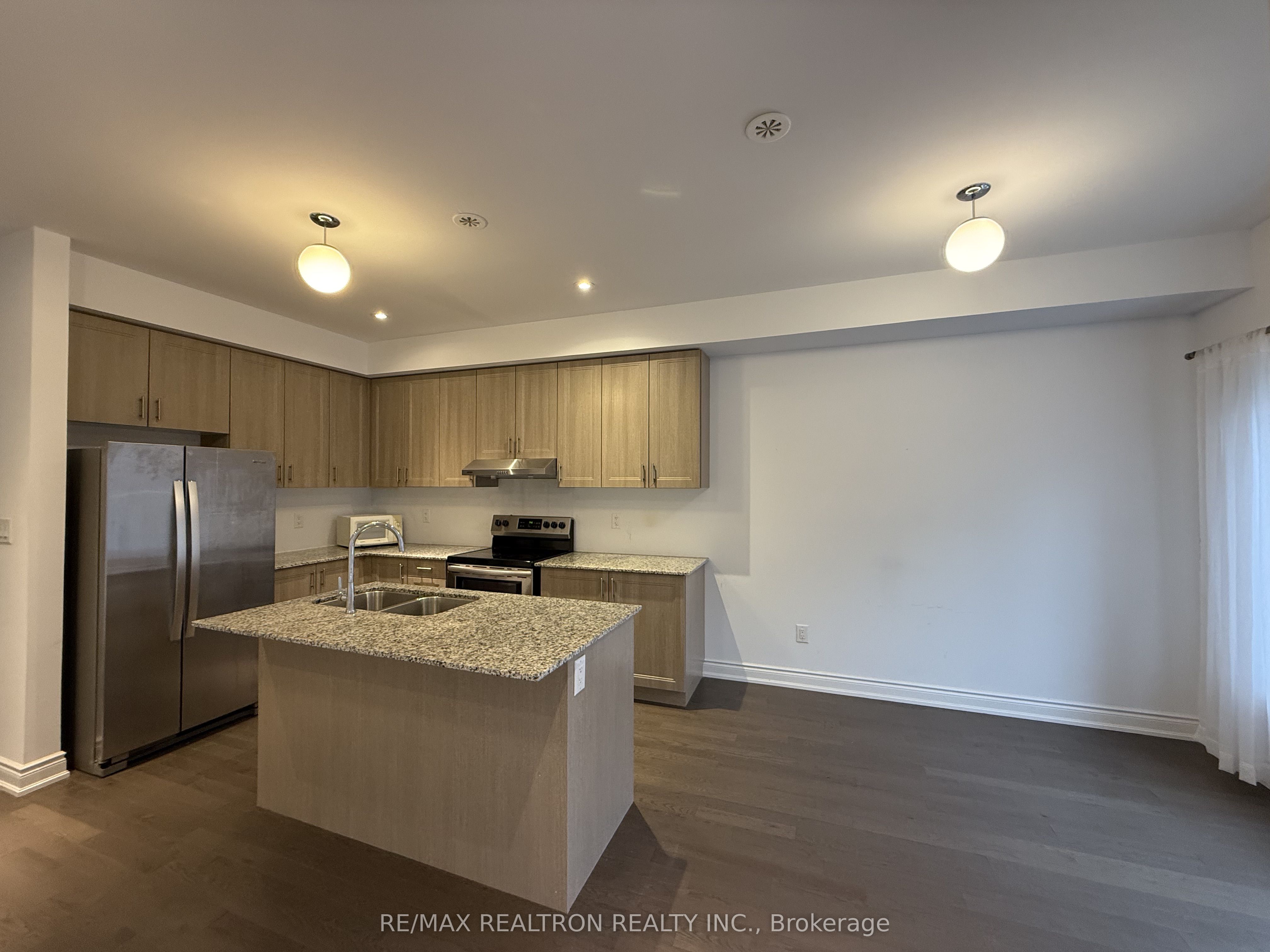 4120 Highway 7 N/A E Upper