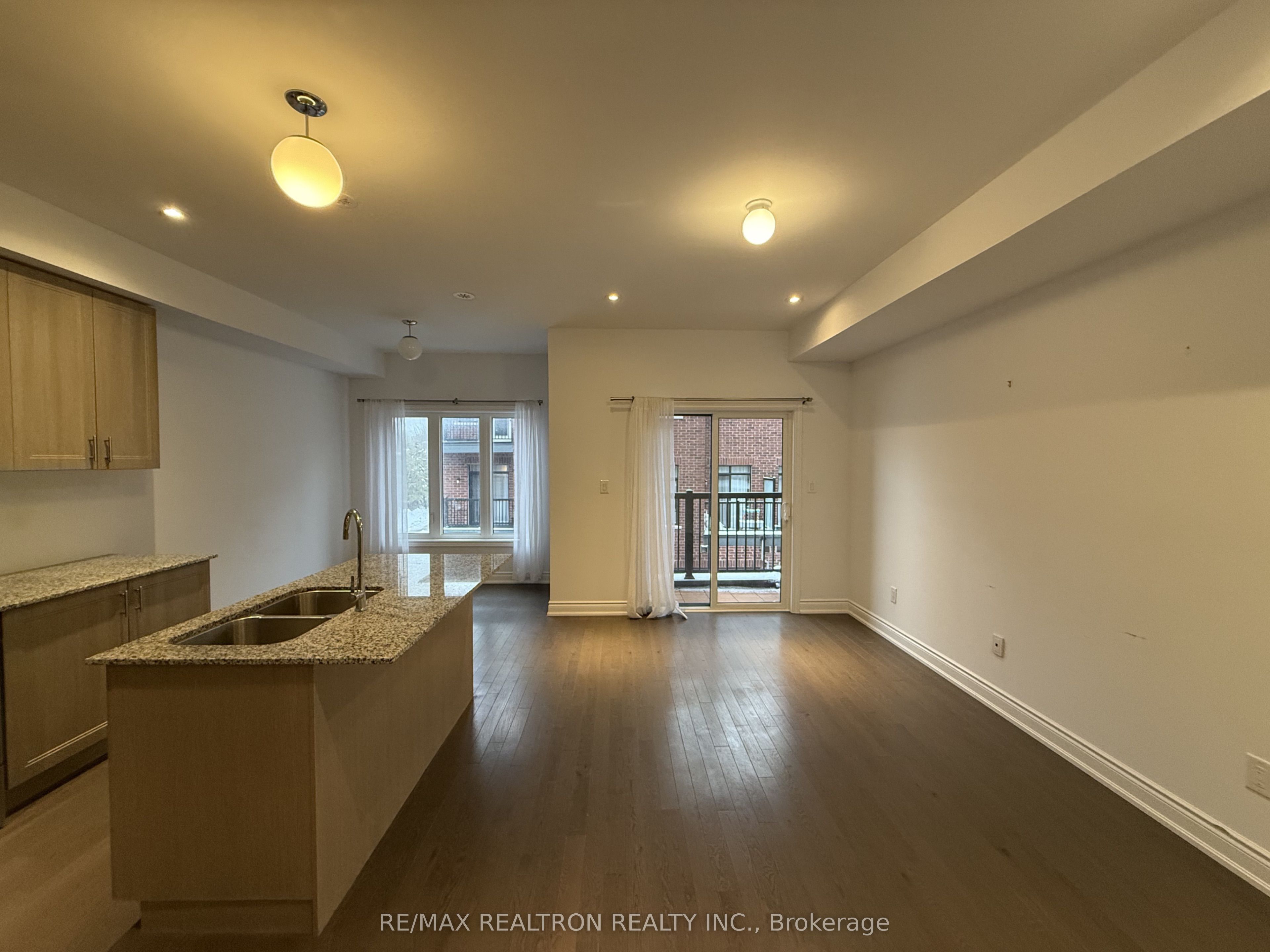 4120 Highway 7 N/A E Upper