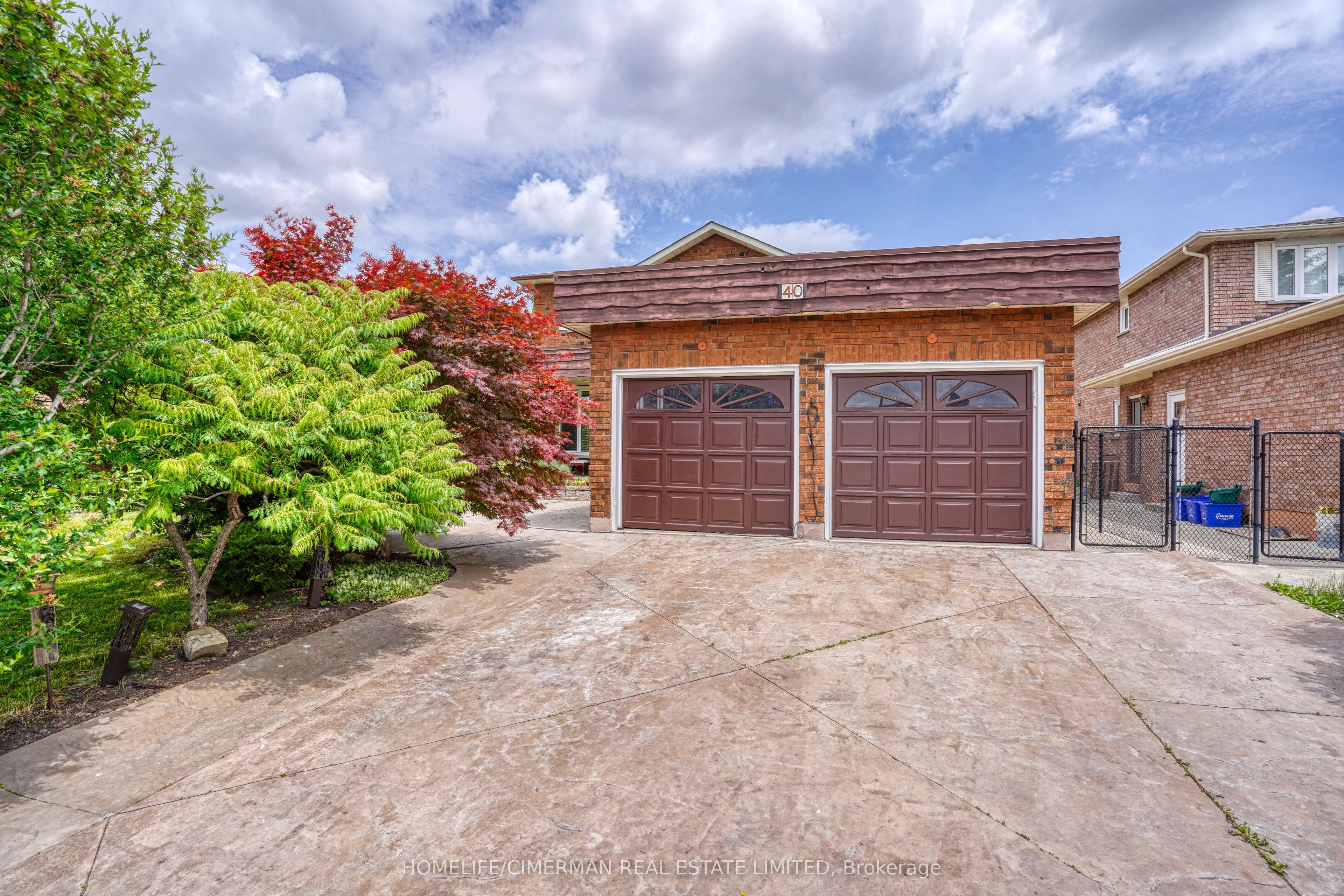 40 Queenston Crescent