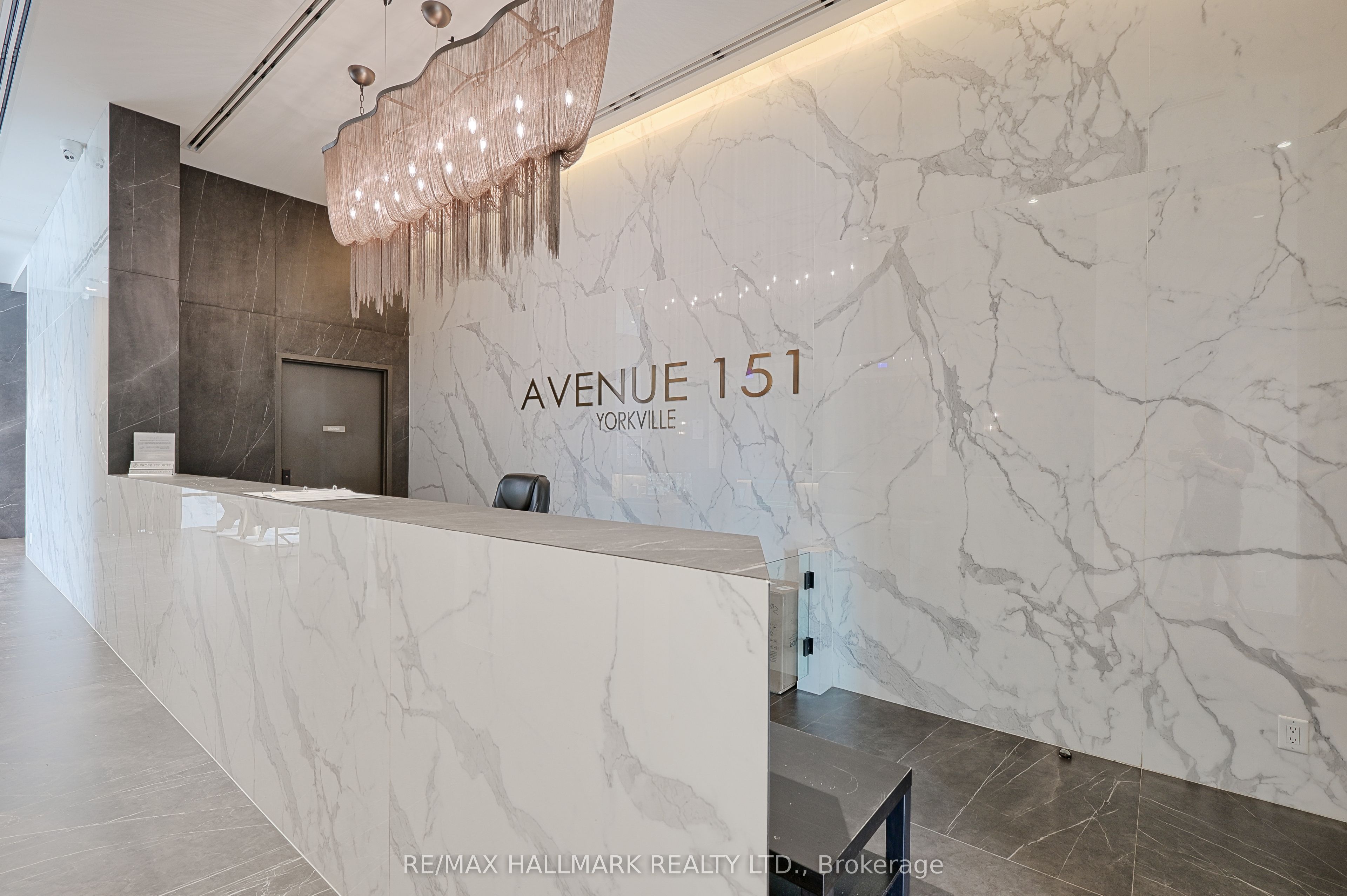 151 Avenue Road 601