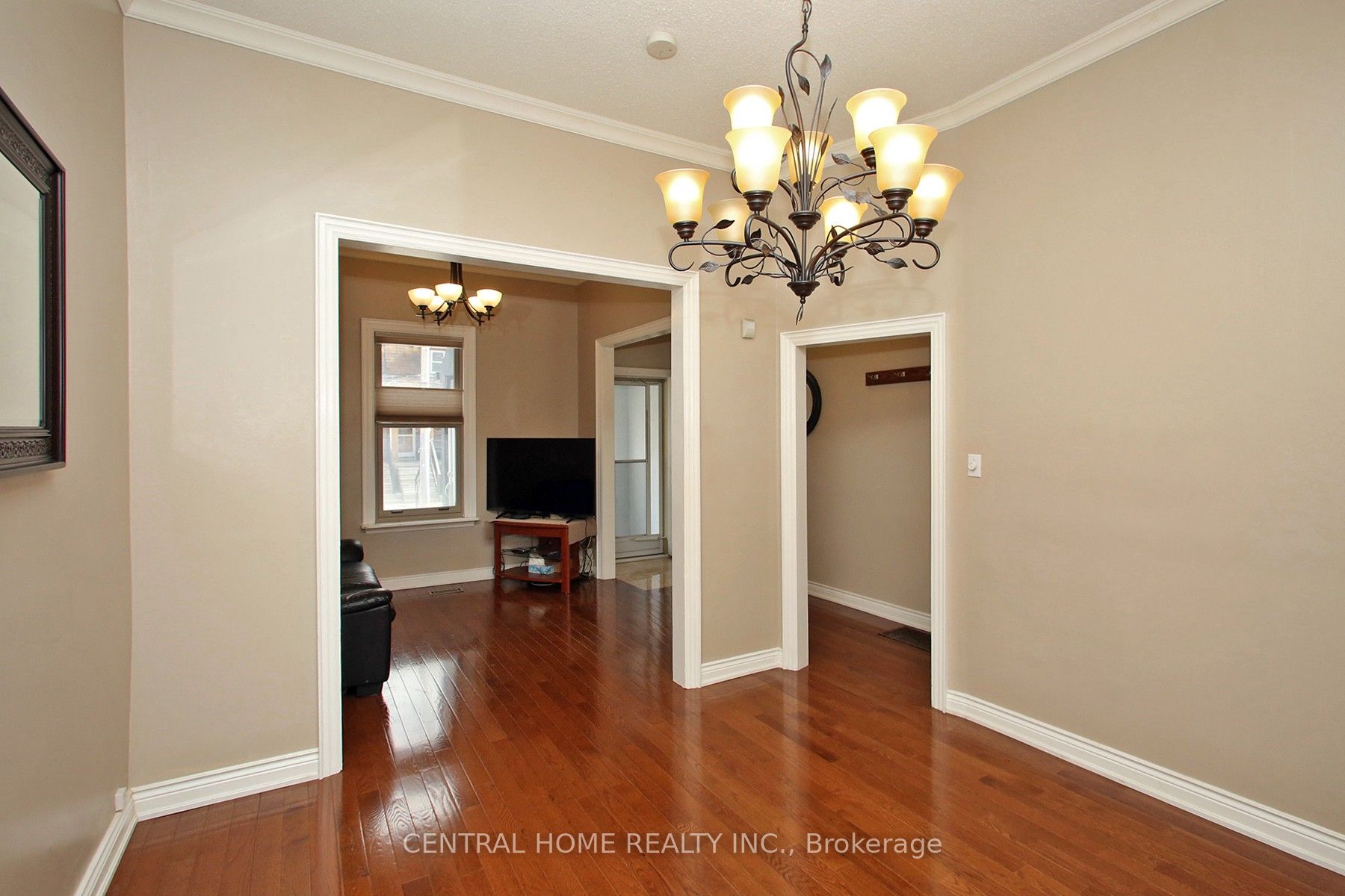 106 Carlaw Avenue