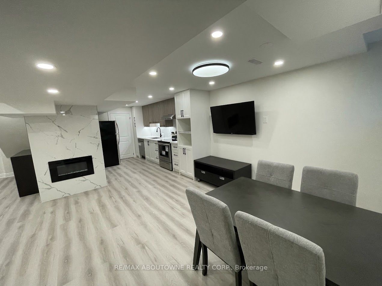 341 Ironside Drive Lower