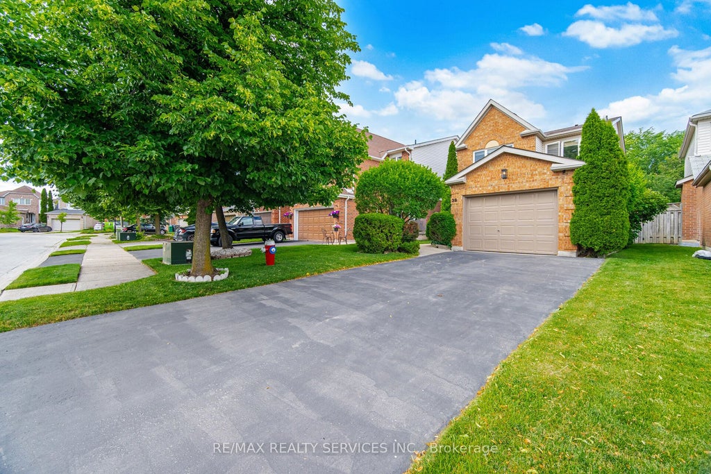 Photo of 38 Furrows End, Brampton, ON L6Z 4S5 (MLS # W13476676)