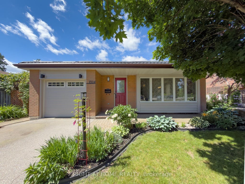 Photo of 1324 Bodley Road, Mississauga, ON L5J 3W9 (MLS # W13442744)
