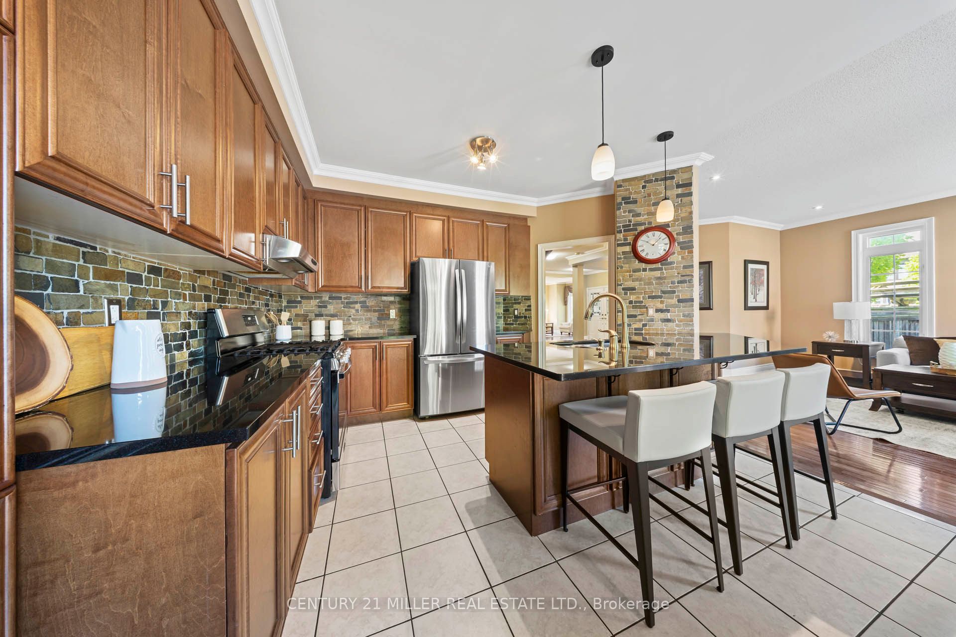 2211 Glencairn Road