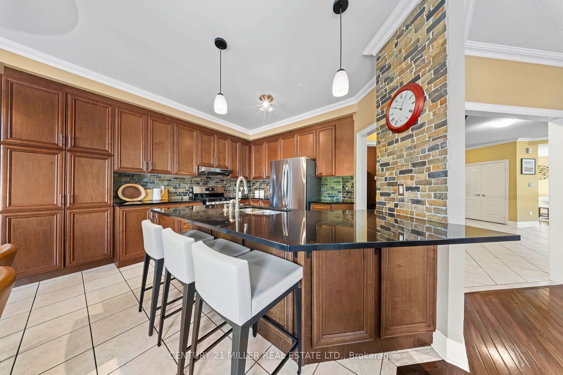2211 Glencairn Road