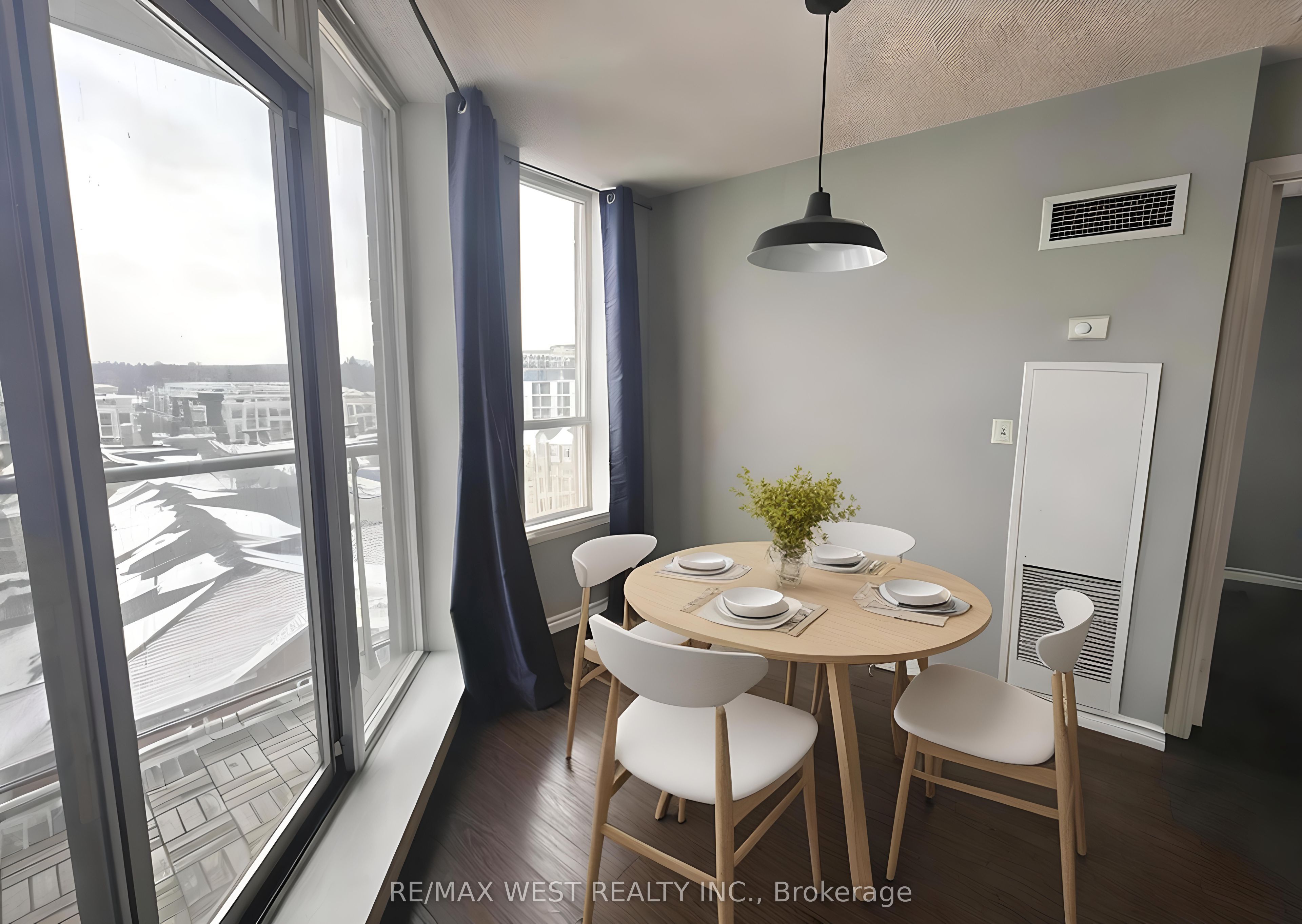 1150 Parkwest Place 702