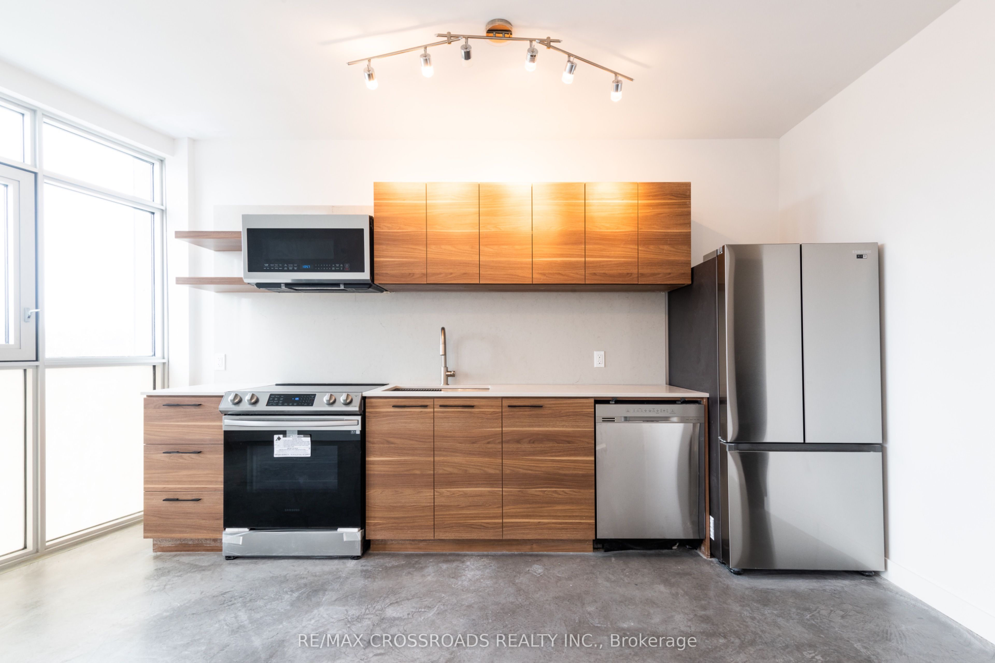 3333 Dundas Street W 3A