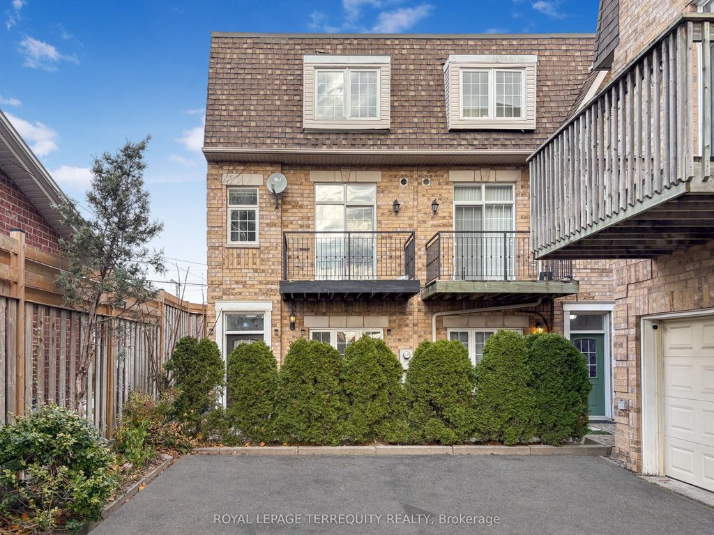 Photo of 25 Bijou Walk, Toronto, ON M6M 5L7 (MLS # W12560748)