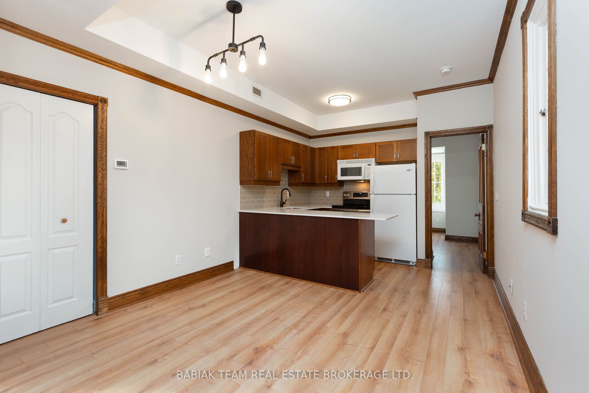 228 St. George Street 5