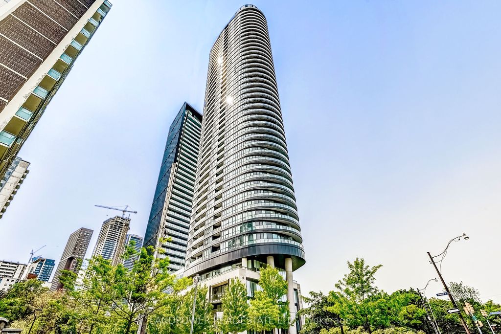 Photo of 585 Bloor Street E #415, Toronto, ON M4W 0B3 (MLS # C12582044)