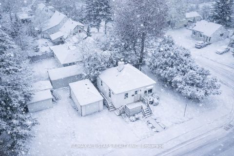 Property photo of 32 adelaide street s, kawartha lakes, ON k9v 3j7