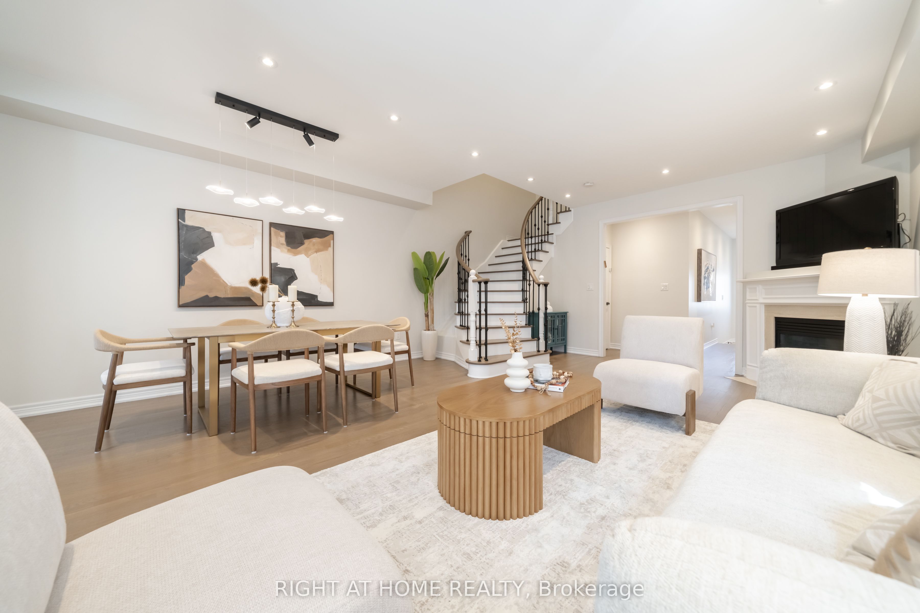 14 Lady Loretta Lane