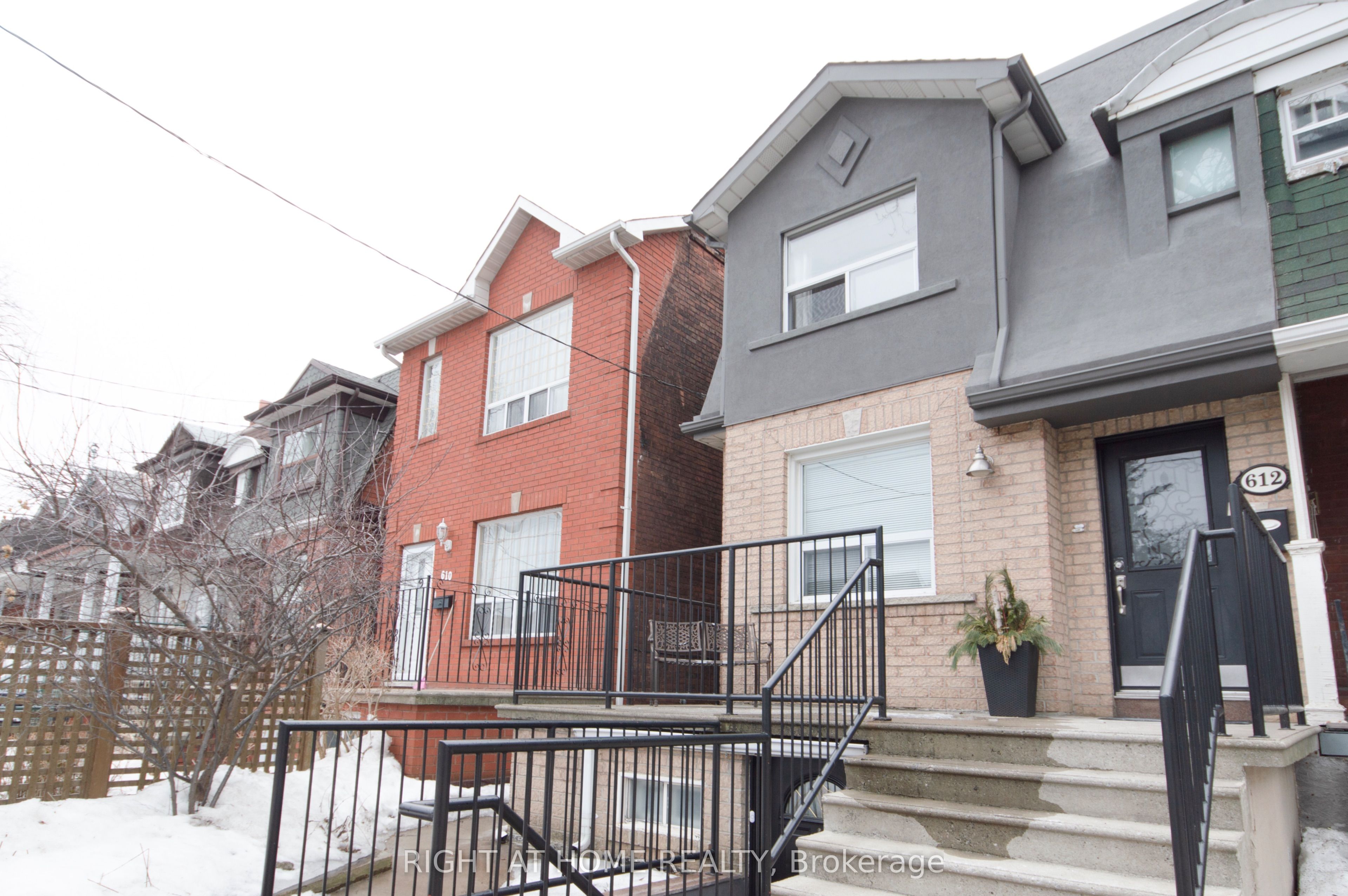 612 St Clarens Avenue Upper