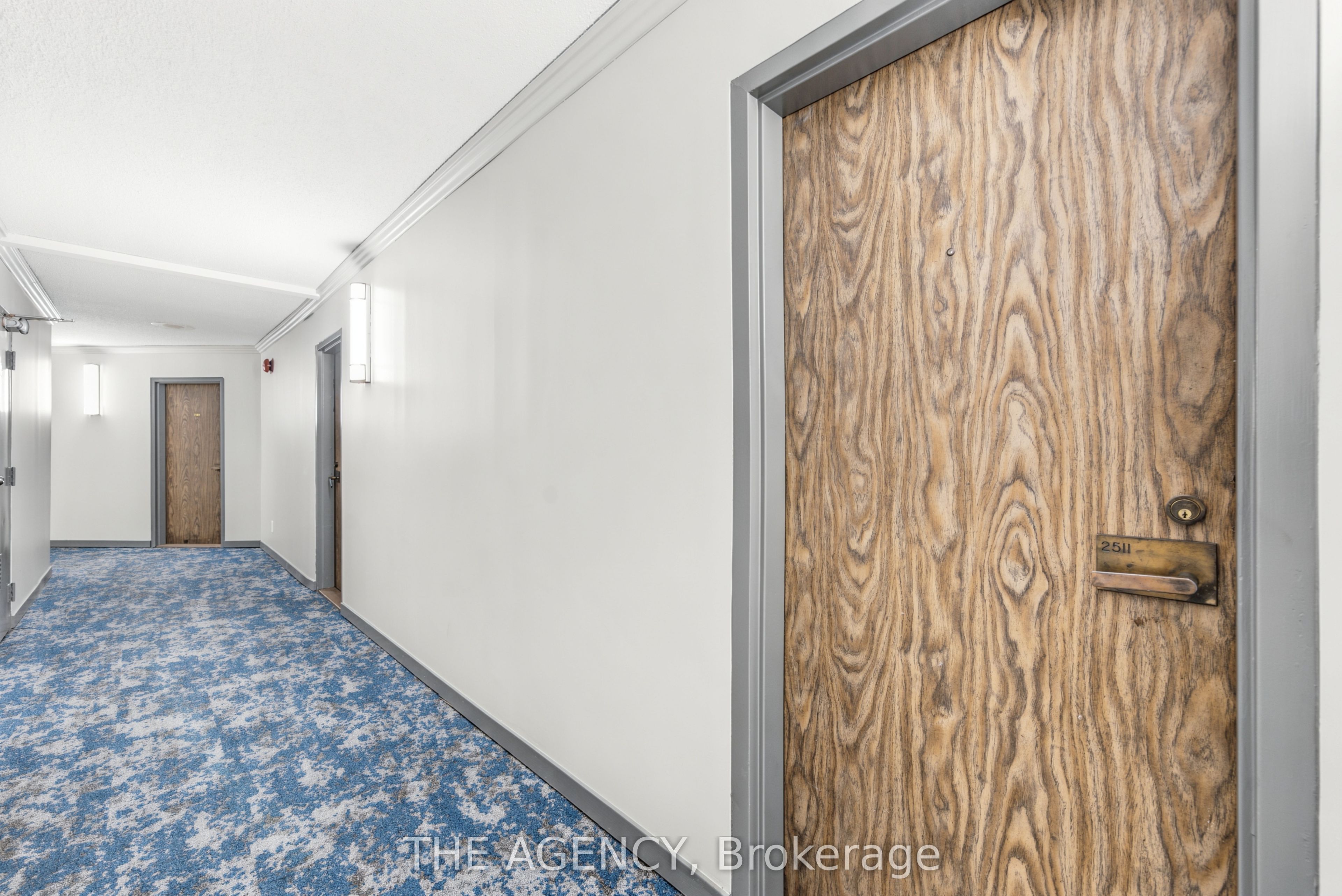 2350 Dundas Street W 2511A